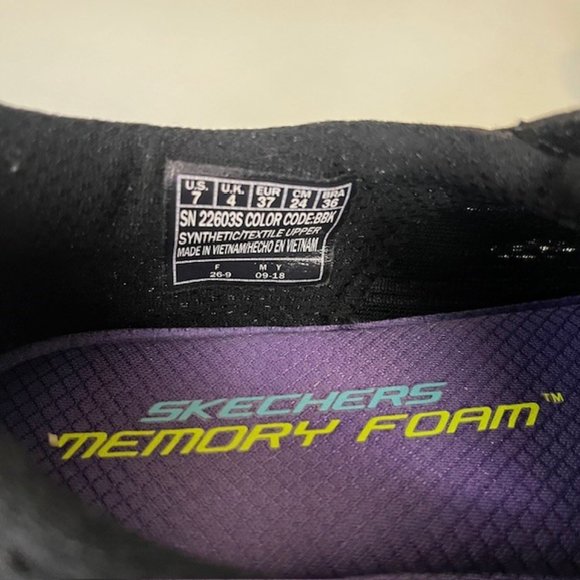 Skechers Black Athletic Shoes - Picture 6 of 6